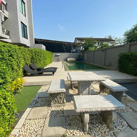 Roomquest Bangkok Sukhumvit 107 Samut Prakan Dış mekan fotoğraf