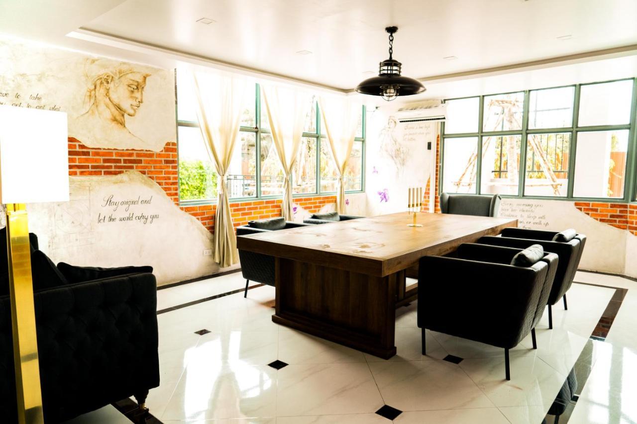 Roomquest Bangkok Sukhumvit 107 Samut Prakan Dış mekan fotoğraf