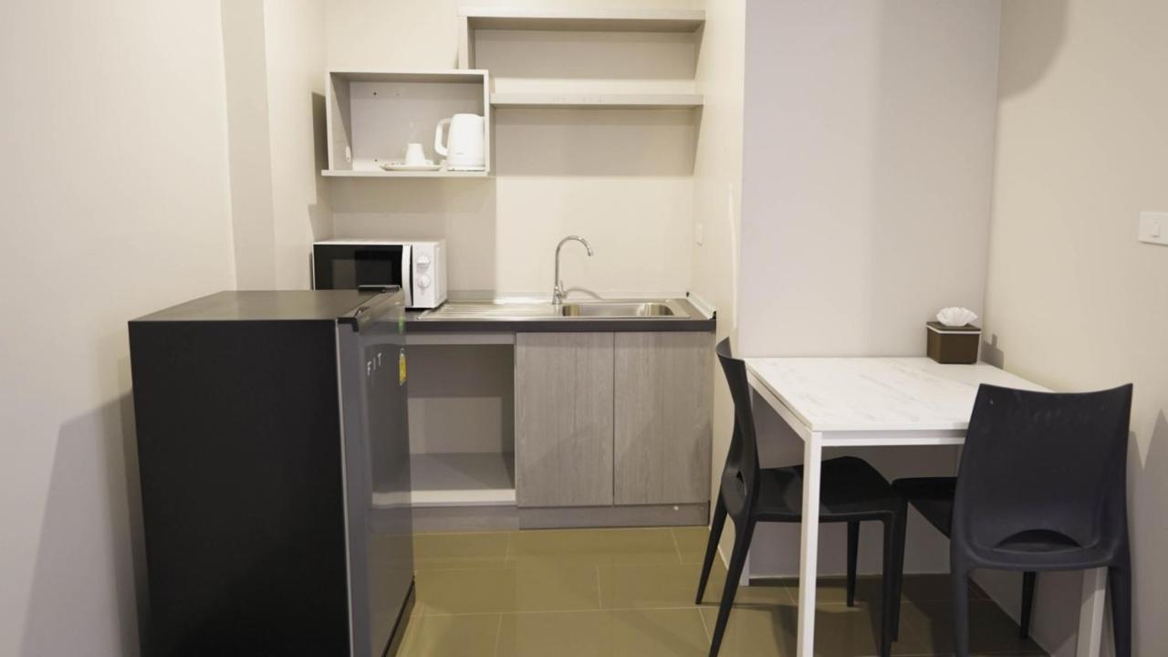 Roomquest Bangkok Sukhumvit 107 Samut Prakan Dış mekan fotoğraf