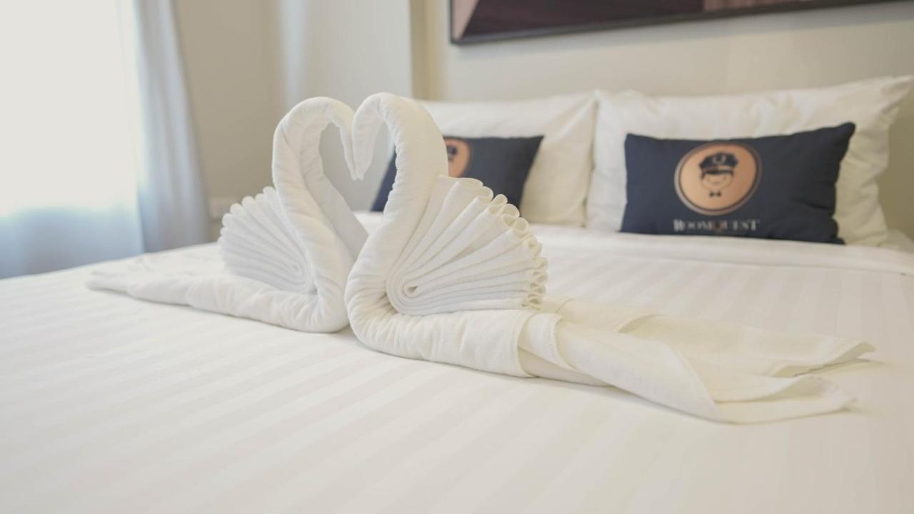 Roomquest Bangkok Sukhumvit 107 Samut Prakan Dış mekan fotoğraf