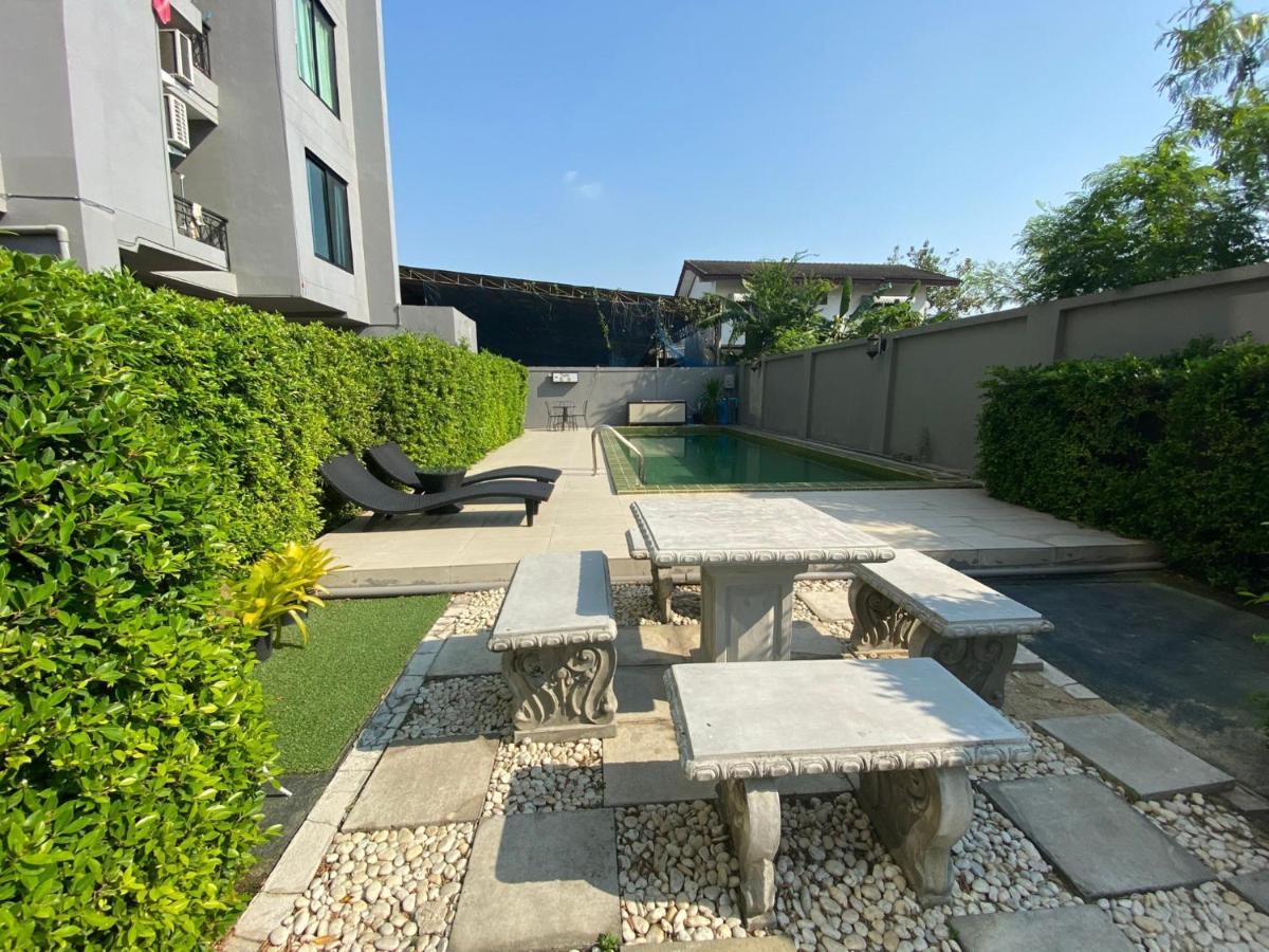 Roomquest Bangkok Sukhumvit 107 Samut Prakan Dış mekan fotoğraf