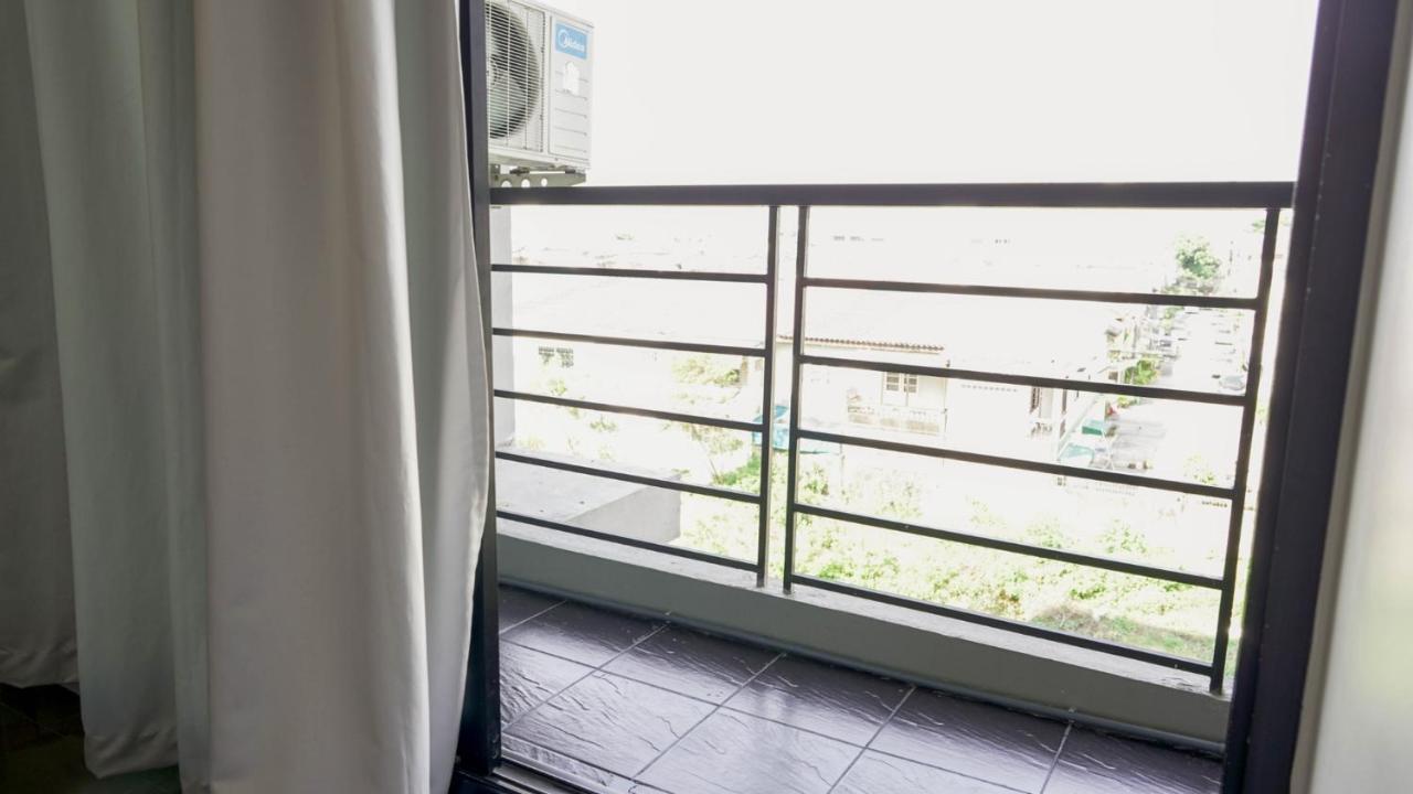 Roomquest Bangkok Sukhumvit 107 Samut Prakan Dış mekan fotoğraf