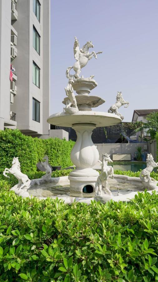 Roomquest Bangkok Sukhumvit 107 Samut Prakan Dış mekan fotoğraf