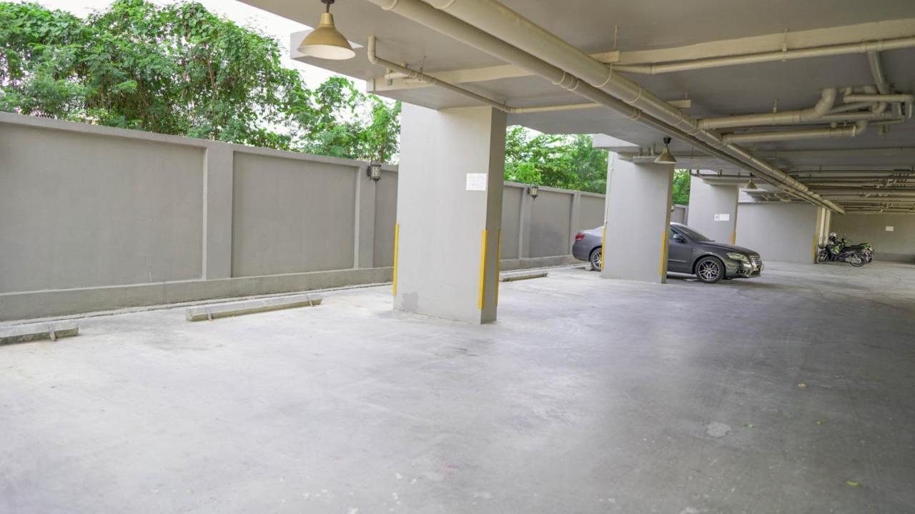Roomquest Bangkok Sukhumvit 107 Samut Prakan Dış mekan fotoğraf