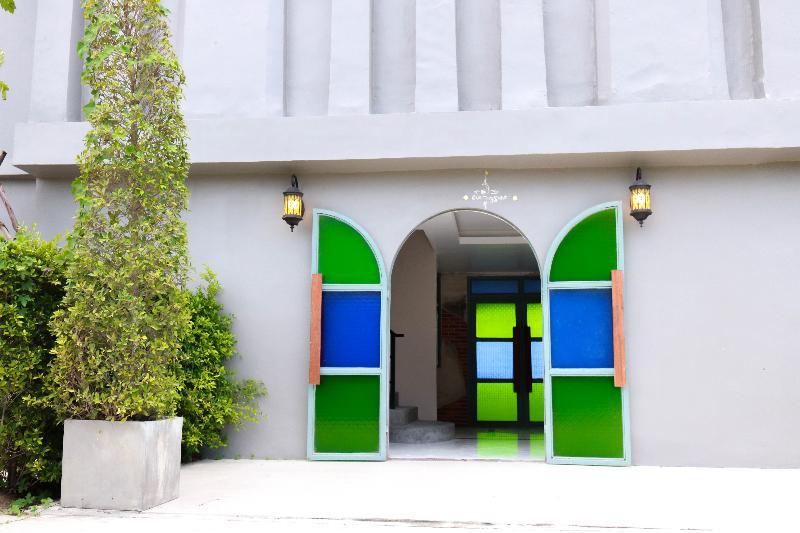 Roomquest Bangkok Sukhumvit 107 Samut Prakan Dış mekan fotoğraf