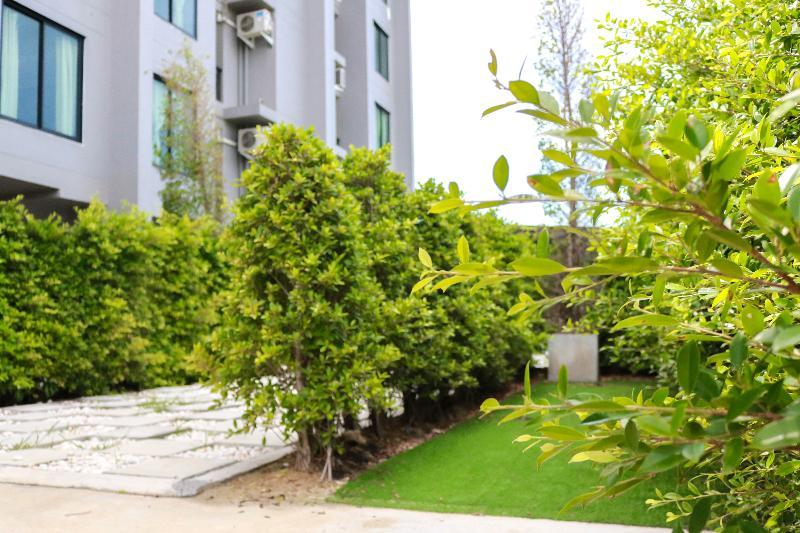Roomquest Bangkok Sukhumvit 107 Samut Prakan Dış mekan fotoğraf