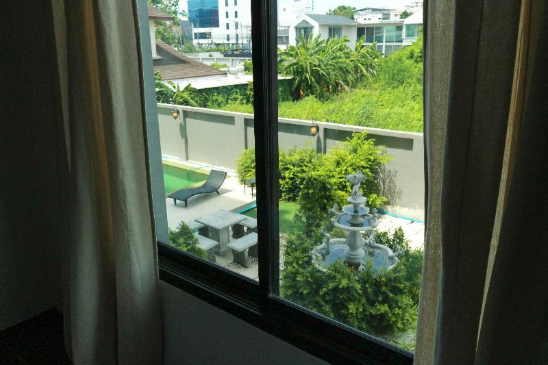 Roomquest Bangkok Sukhumvit 107 Samut Prakan Dış mekan fotoğraf