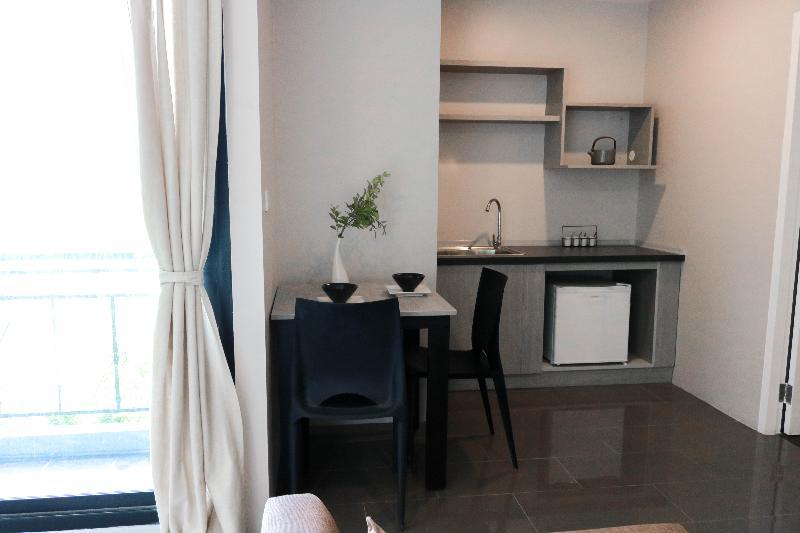 Roomquest Bangkok Sukhumvit 107 Samut Prakan Dış mekan fotoğraf