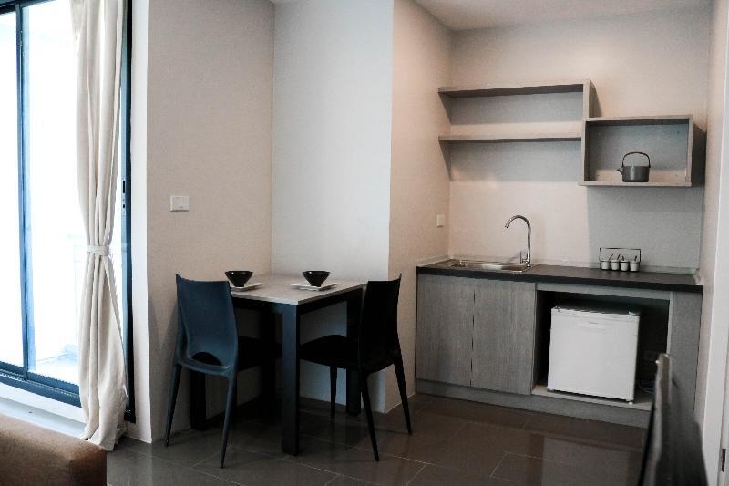 Roomquest Bangkok Sukhumvit 107 Samut Prakan Dış mekan fotoğraf