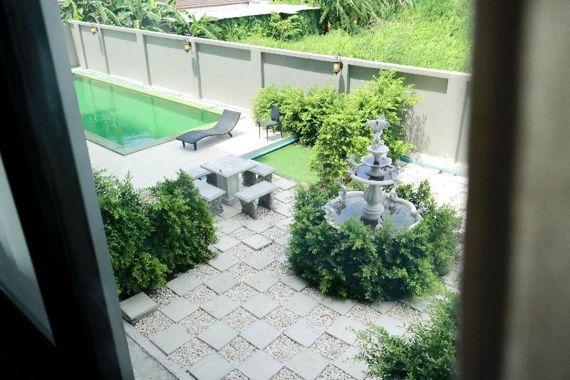 Roomquest Bangkok Sukhumvit 107 Samut Prakan Dış mekan fotoğraf