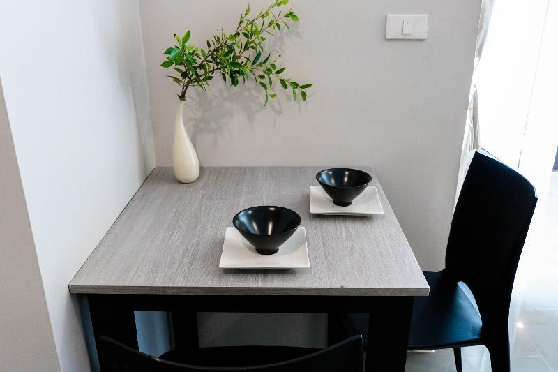 Roomquest Bangkok Sukhumvit 107 Samut Prakan Dış mekan fotoğraf