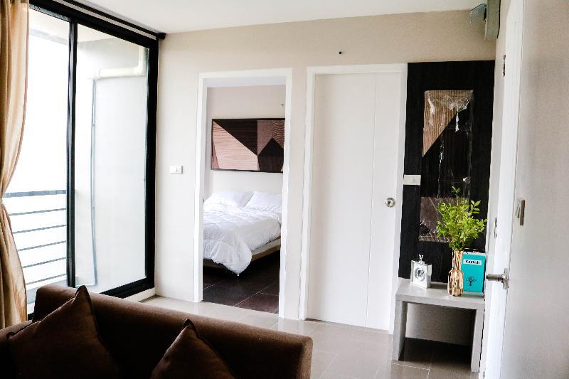 Roomquest Bangkok Sukhumvit 107 Samut Prakan Dış mekan fotoğraf