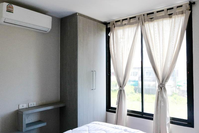 Roomquest Bangkok Sukhumvit 107 Samut Prakan Dış mekan fotoğraf